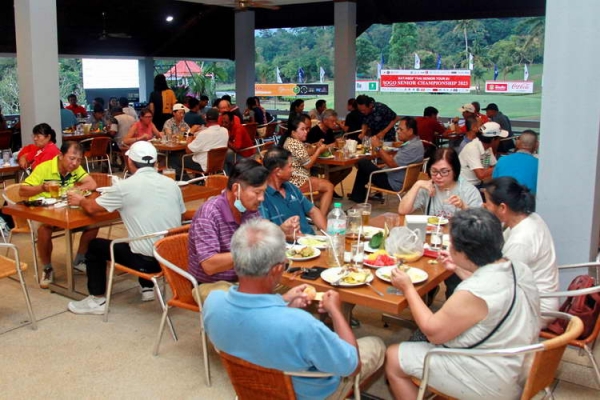 welcome-dinner-63521410D-EE14-E4C3-5A7E-70B81057A2B2.jpg